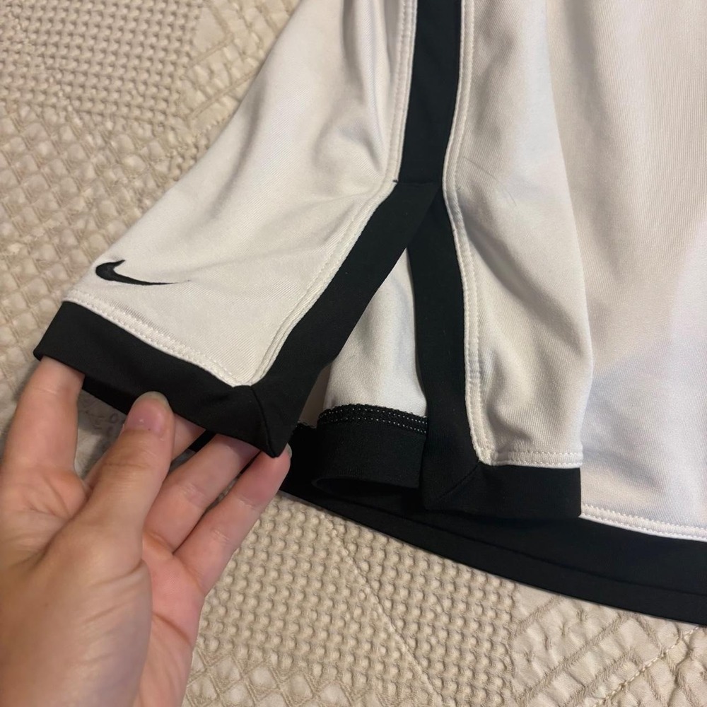Y2K Nike white & black mini skort - Picture 5 of 6